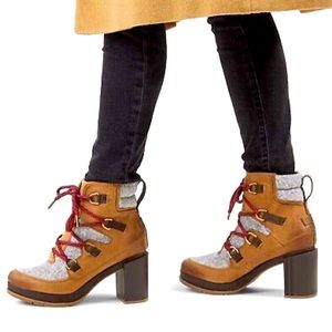 NWT Sorel Blake Lace Velvet Tan boots SZ 7
